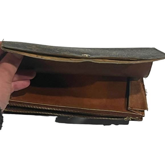 Authentic Louis Vuitton Monogram Canvas Sarah Wallet Date Code: 8911AN - Picture 11 of 16